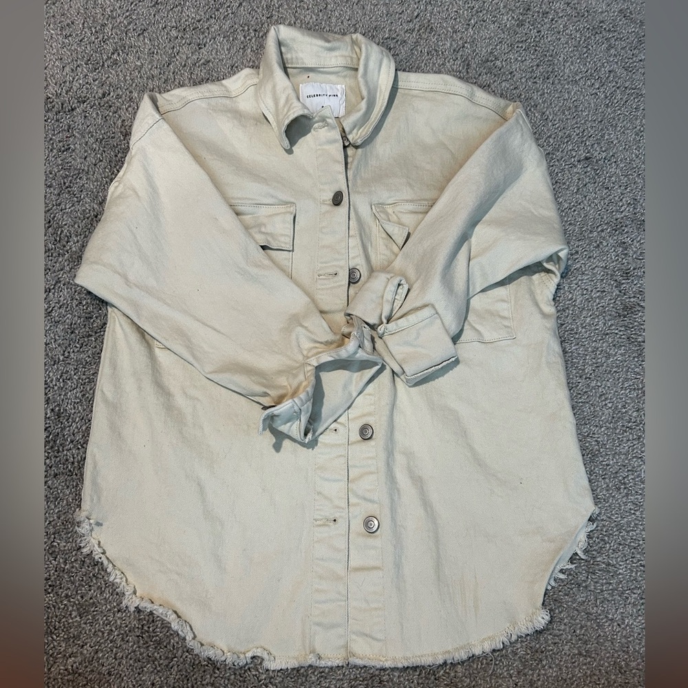 New!Celebrity Pink Cream Fray Bottom Shacket. Size S. Real Cute Shirt/Jacket!